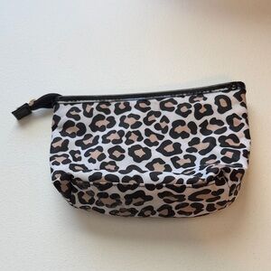 Stylish Leopard Print Cosmetic Pouch
